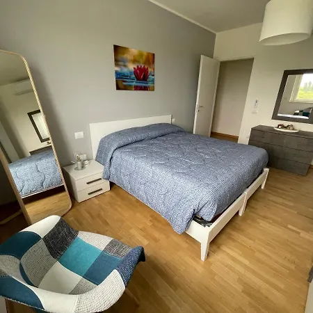 Iris Apartment *